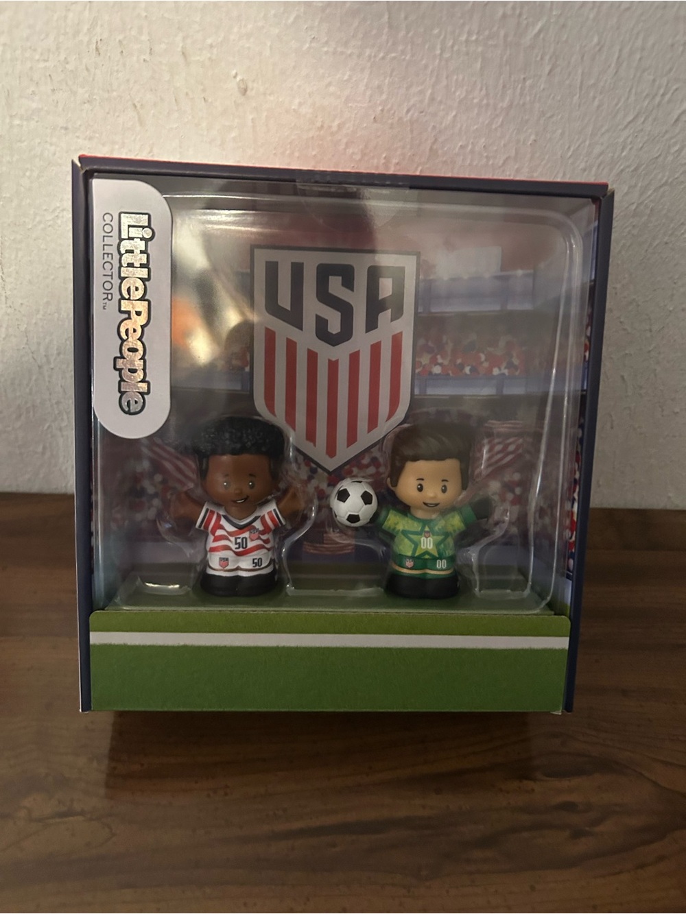 New Fisher Price Little People USA Soccer Goalkeeper and Striker Figurines Gift